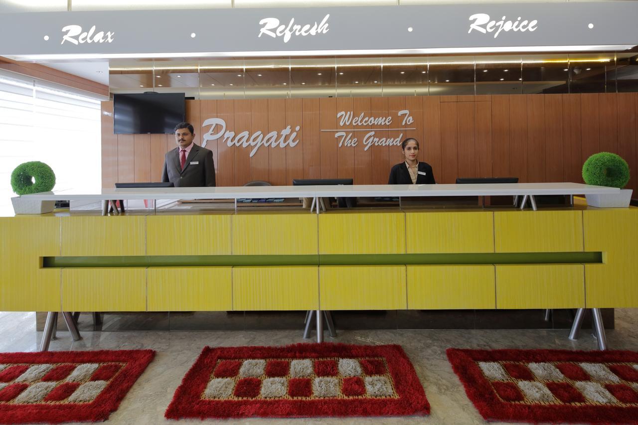 Hotel Pragati The Grand Ahmadabad Zewnętrze zdjęcie