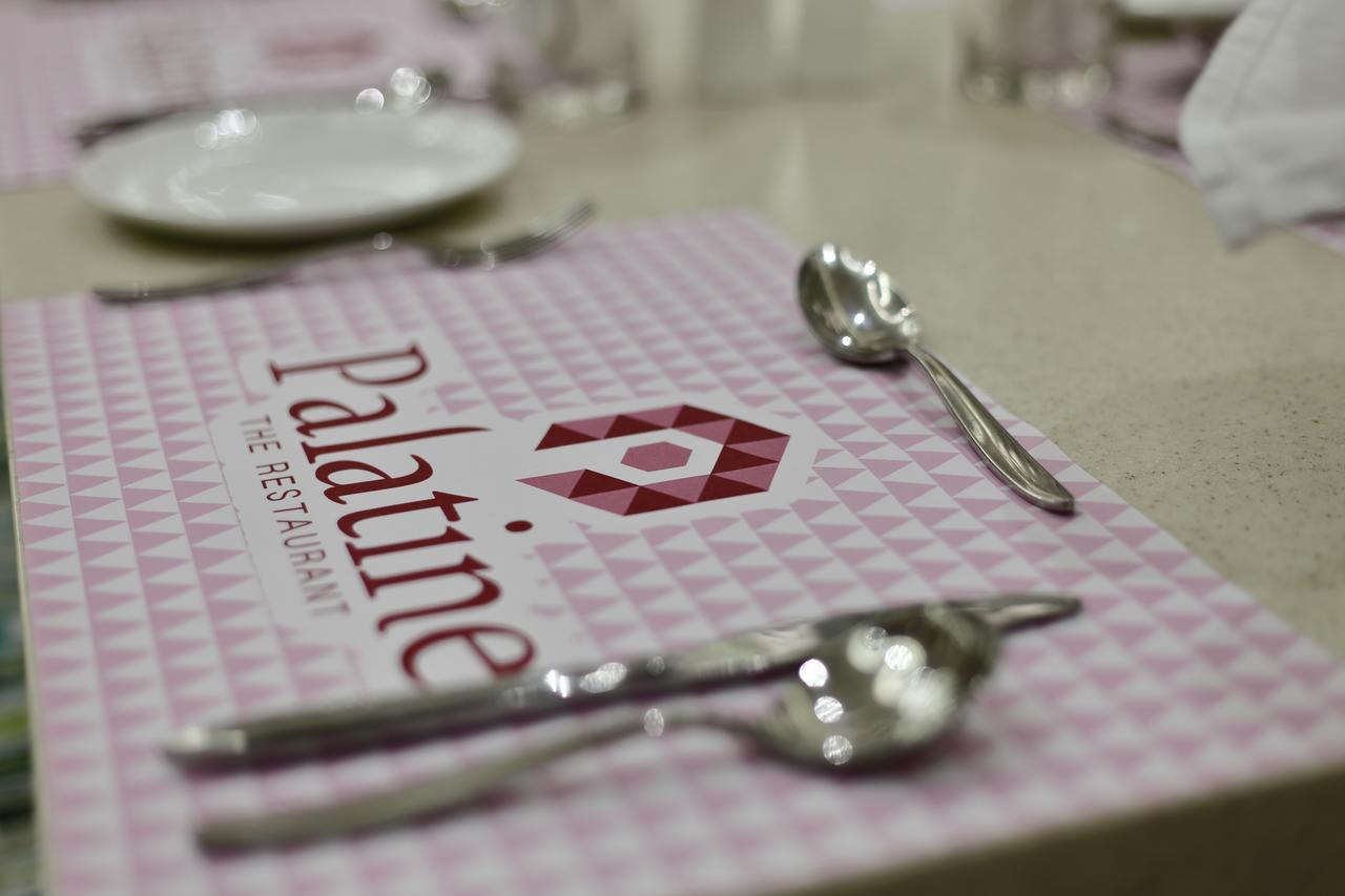 Hotel Pragati The Grand Ahmadabad Zewnętrze zdjęcie